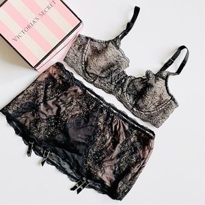 36C LARGE Victoria’s Secret black bra set